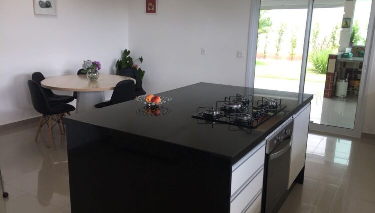 casa-700m2-piscina-4-suites-condomio-fechado-monterrey-venda-lareira-forno (17)