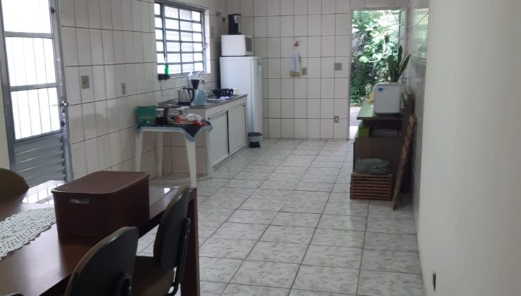 sobrado-3-dorm-2-vagas-1-banheiro-quintal-sala-cozinha-jardim-universo (14)