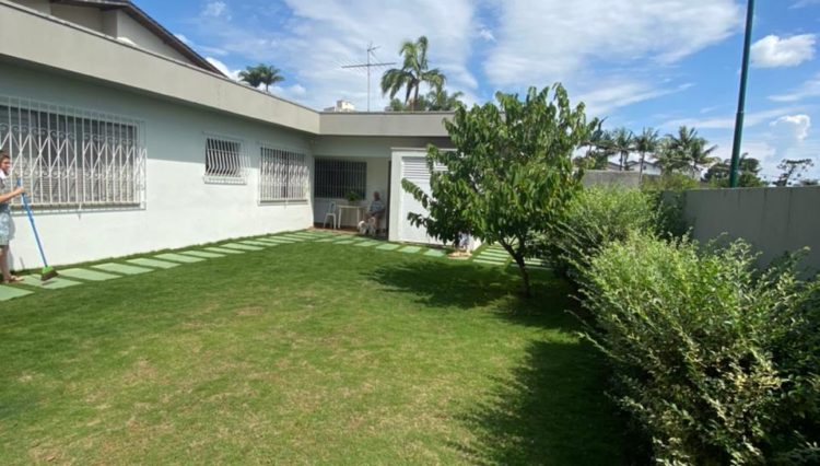 casa-térrea-5-suites-350m2-vila-oliveira (8)