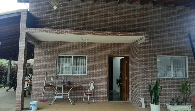 sitio-urbano-1000m2-piscina-campos-casa-3-dorm-mogi (15)