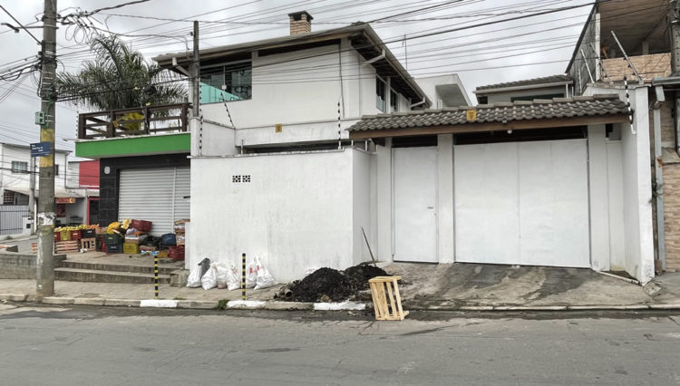 4saloes-comerciais-botujuru-2-pavimentos-mais-casa-venda (26)