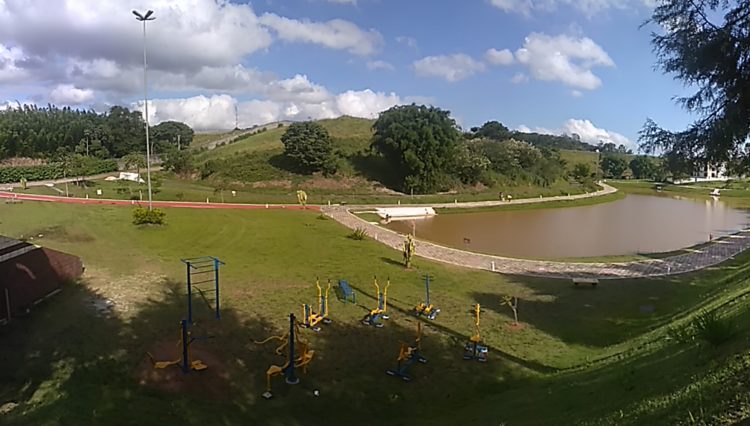 lago-academia-ar-livre-monterey