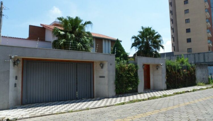 sobrado-850m2-4-suites-churrasqueira-piscina-jardim-mesquita-jacareí-venda (28)